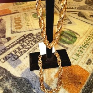 Gold tone chunky rope chain